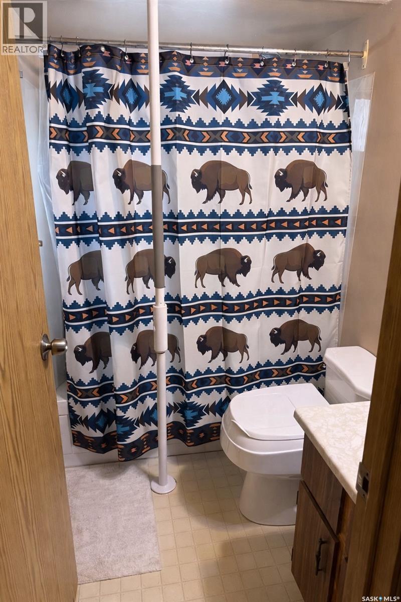 7239 Dalgliesh Drive, Regina, SK - Indoor Photo Showing Bathroom