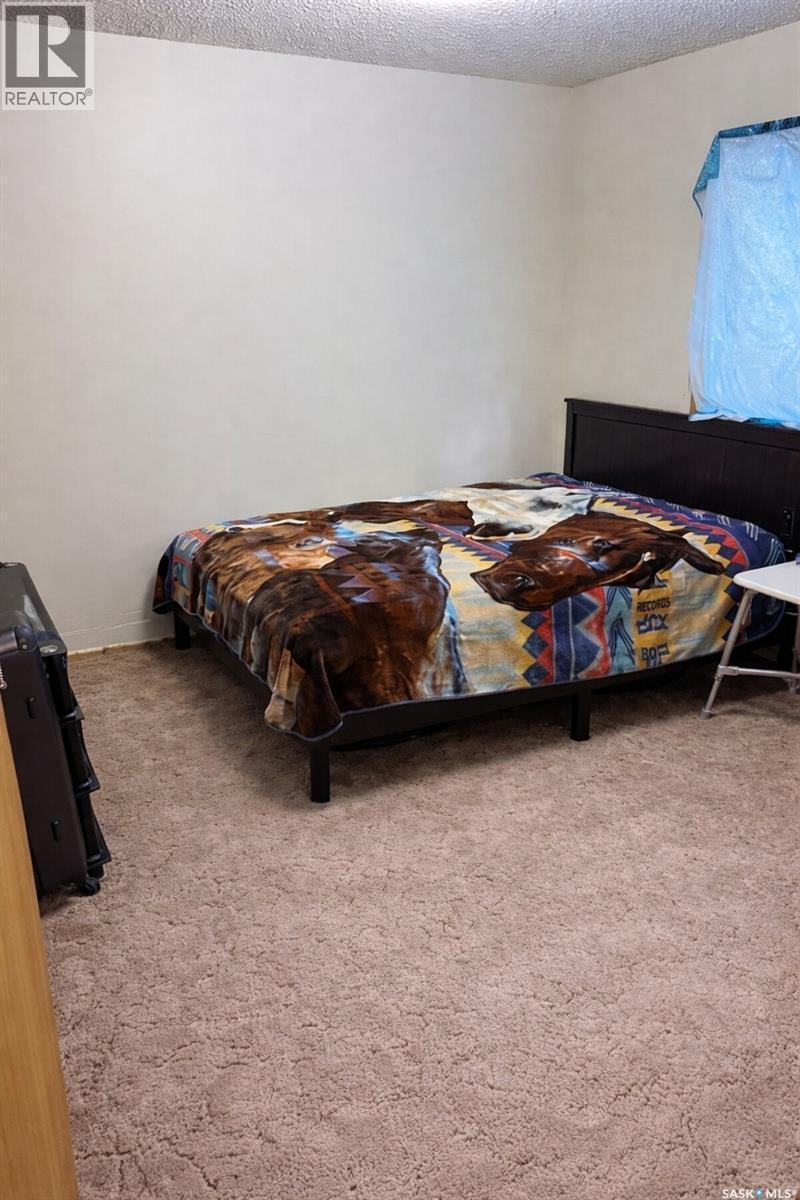 7239 Dalgliesh Drive, Regina, SK - Indoor Photo Showing Bedroom