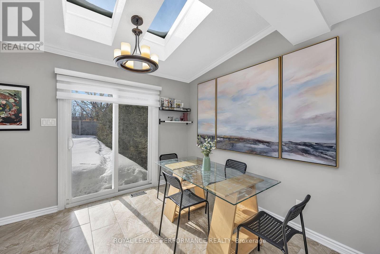 81 Saddle Crescent, Ottawa, ON - Indoor Photo Showing Dining Room