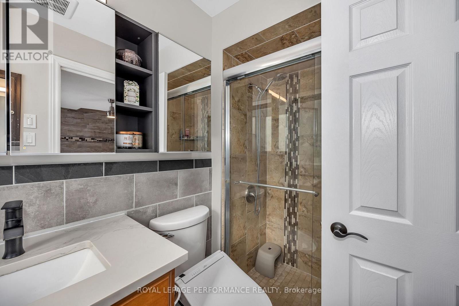 81 Saddle Crescent, Ottawa, ON - Indoor Photo Showing Bathroom