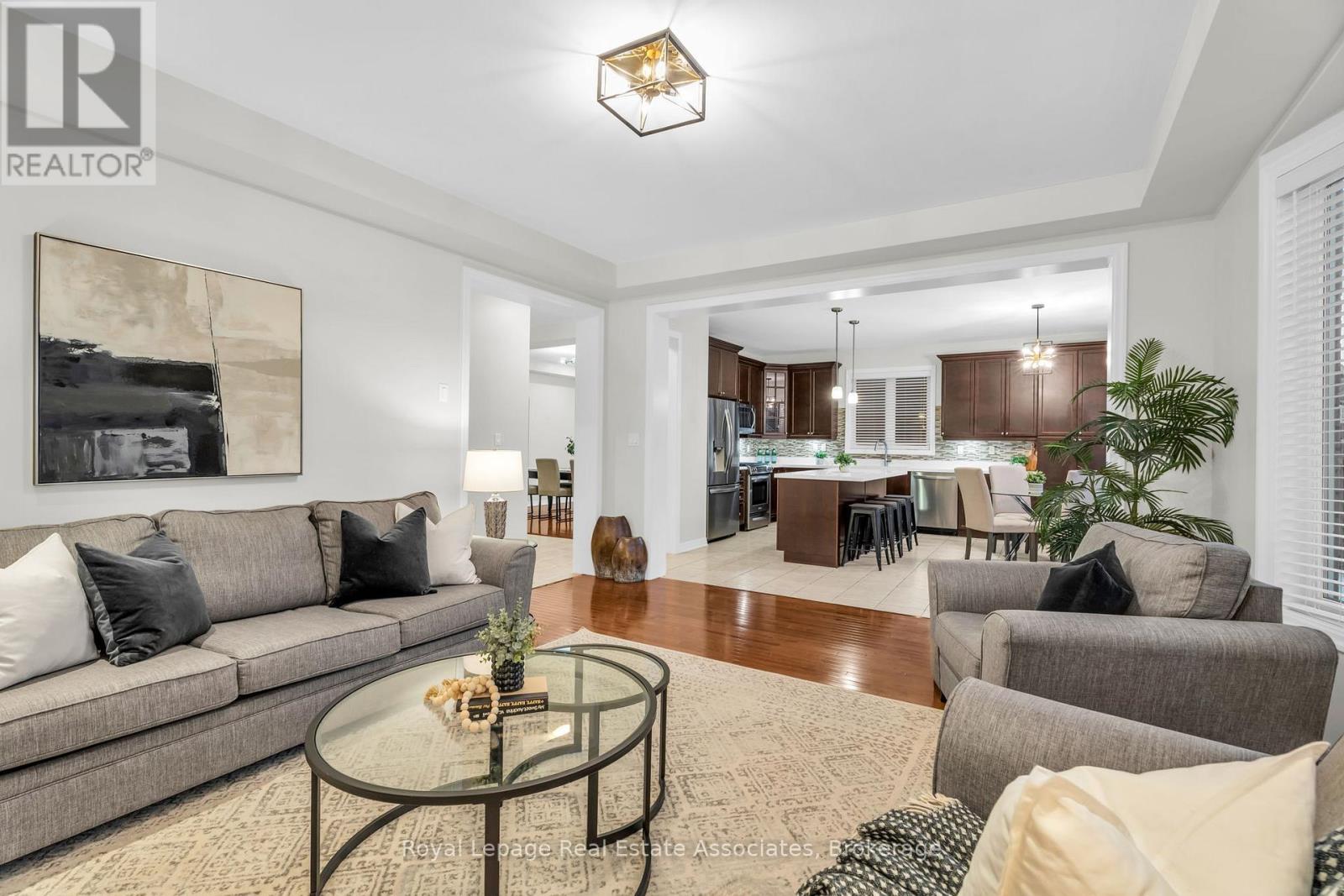 879 Etherington Way, Milton, ON - Indoor Photo Showing Living Room