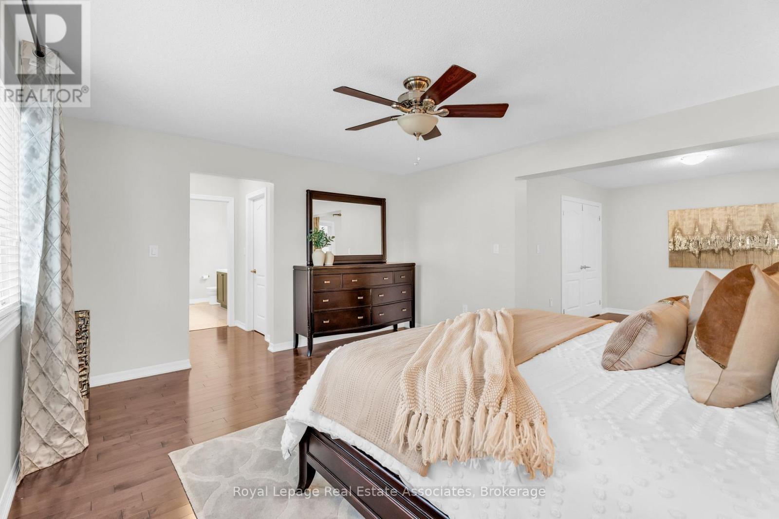 879 Etherington Way, Milton, ON - Indoor Photo Showing Bedroom