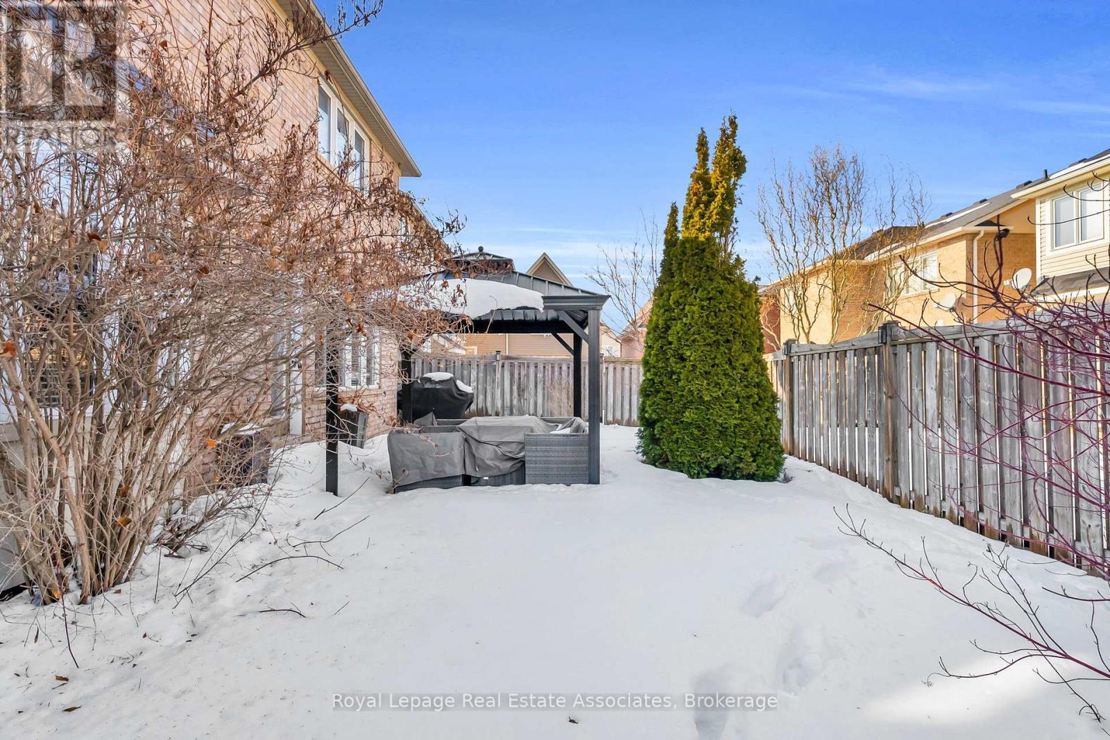 879 Etherington Way, Milton, ON - Outdoor