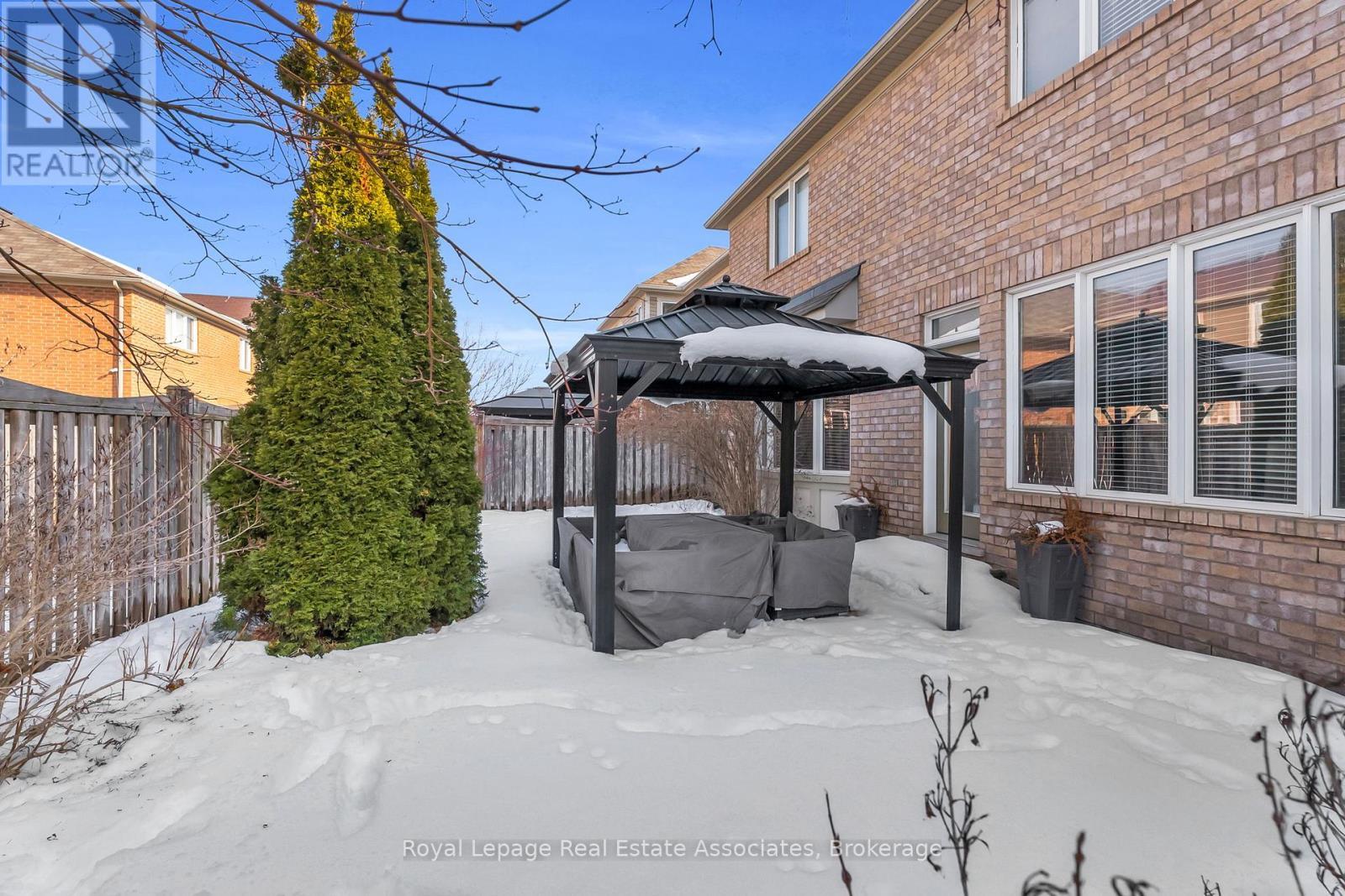 879 Etherington Way, Milton, ON - Outdoor
