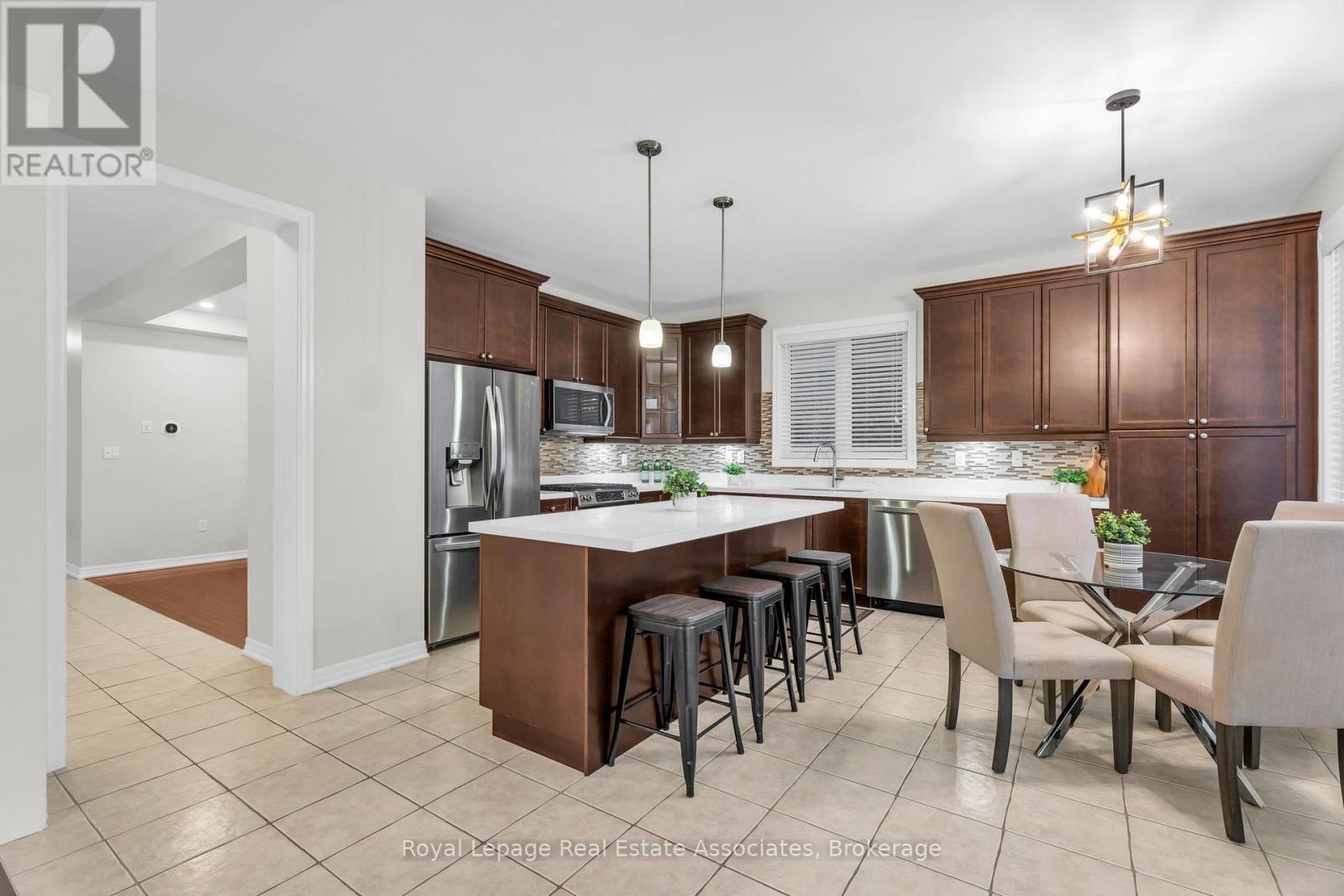 879 Etherington Way, Milton, ON - Indoor