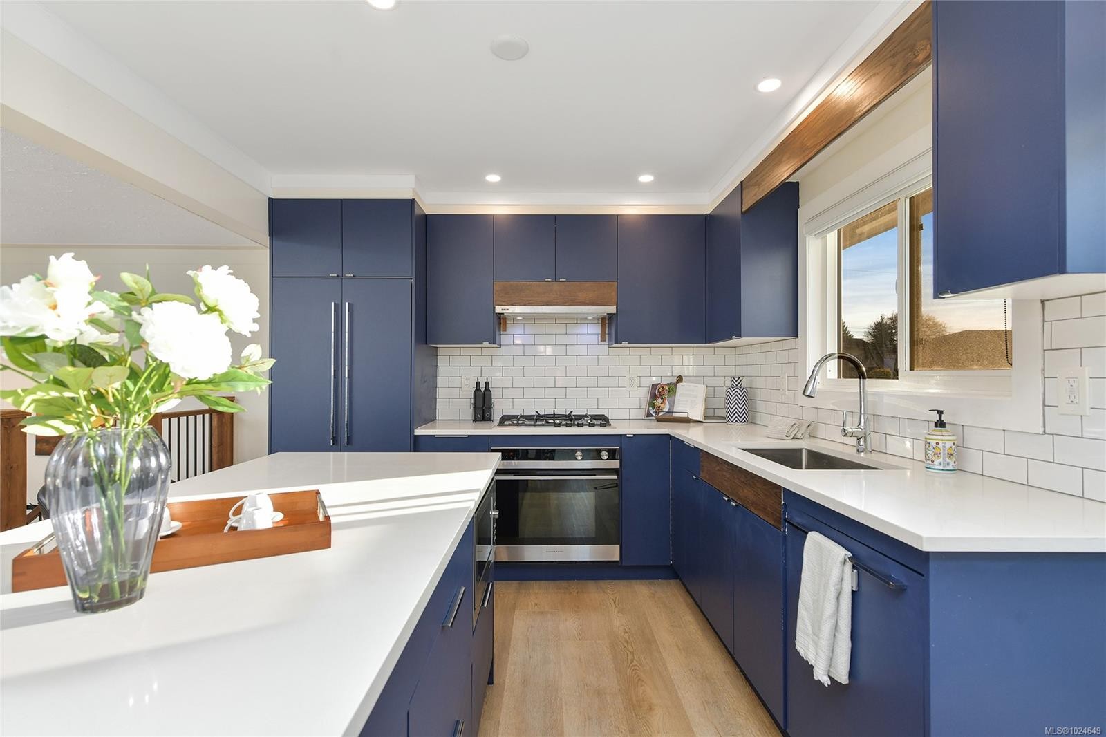 2048 Courser Dr, Sidney, BC