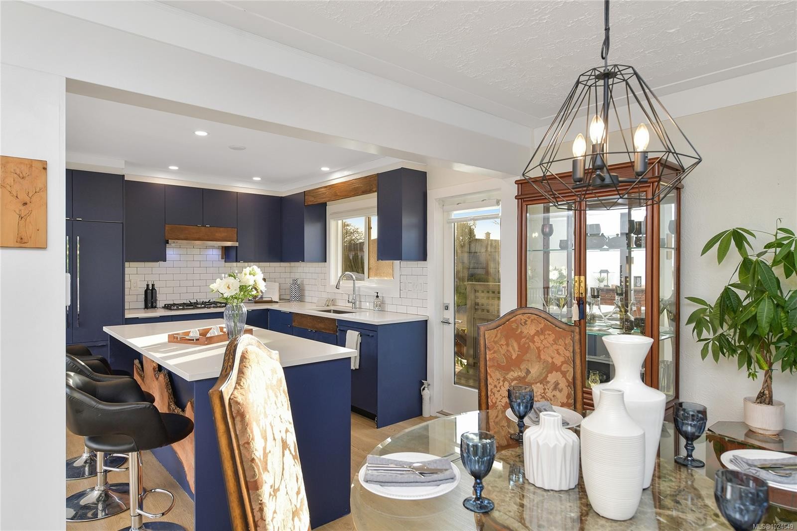 2048 Courser Dr, Sidney, BC