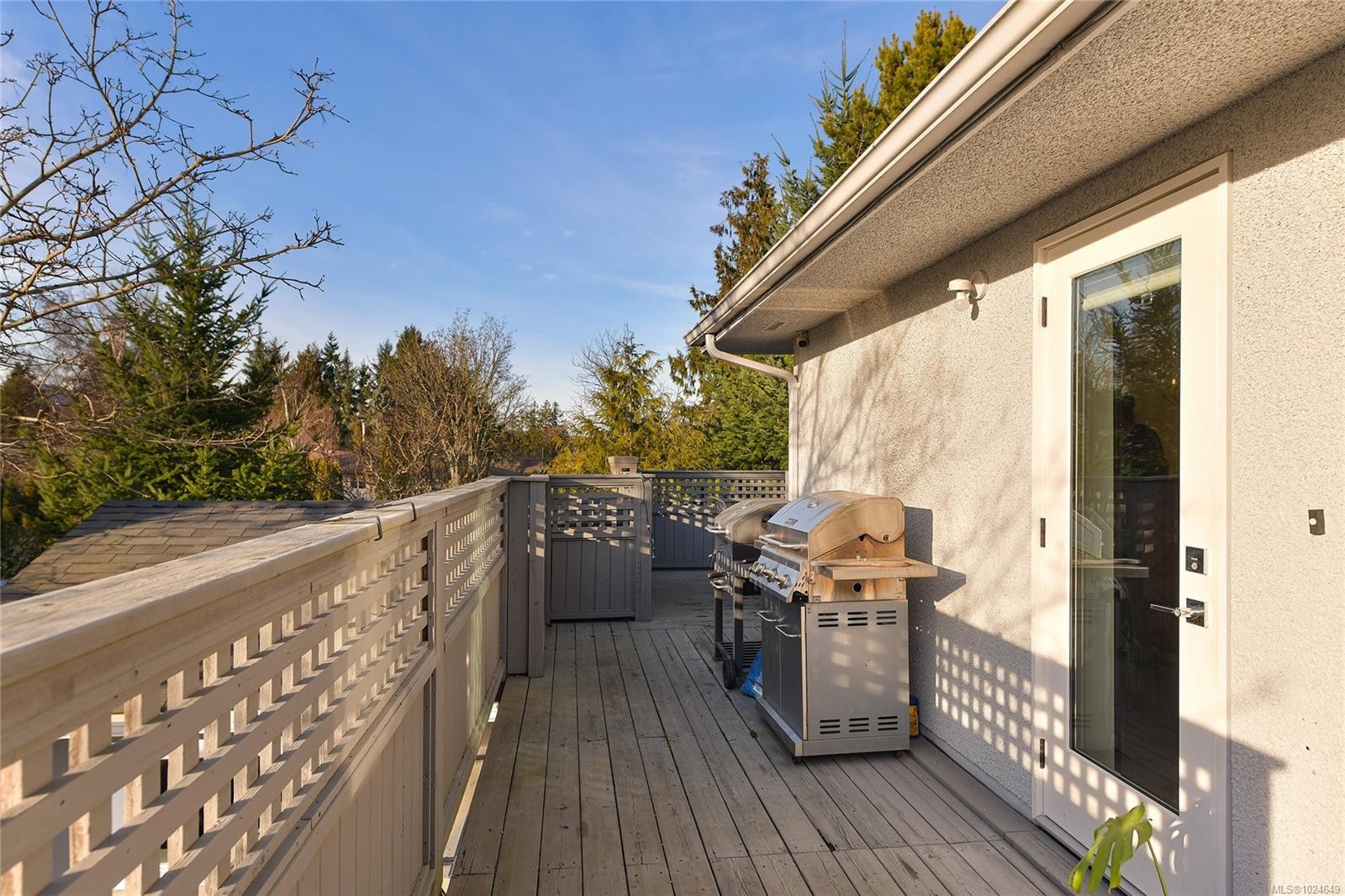 2048 Courser Dr, Sidney, BC