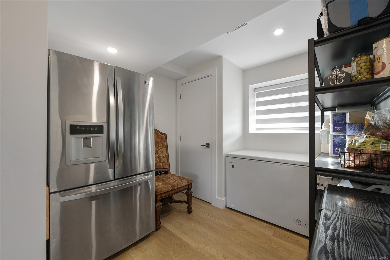 2048 Courser Dr, Sidney, BC