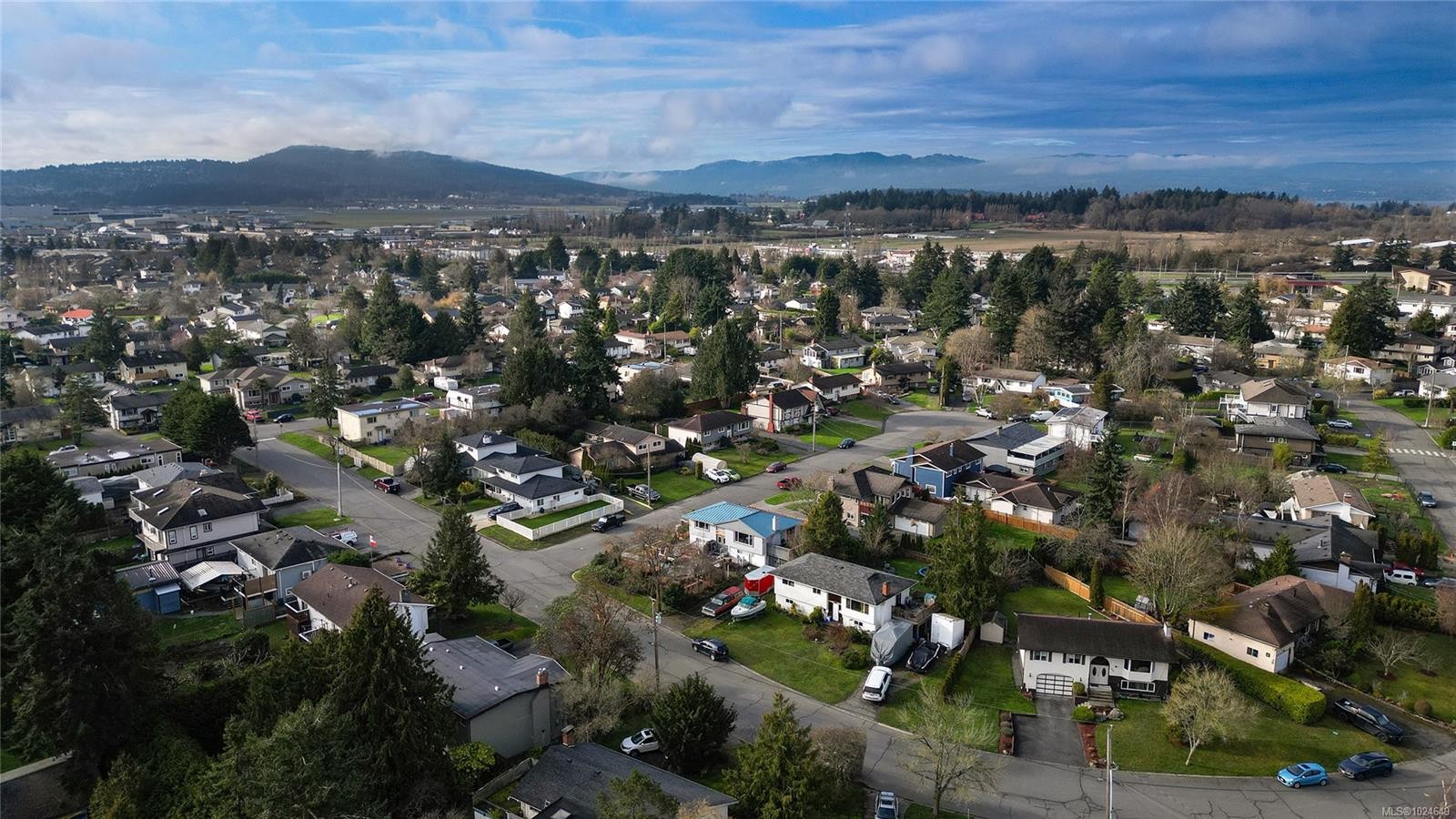 2048 Courser Dr, Sidney, BC