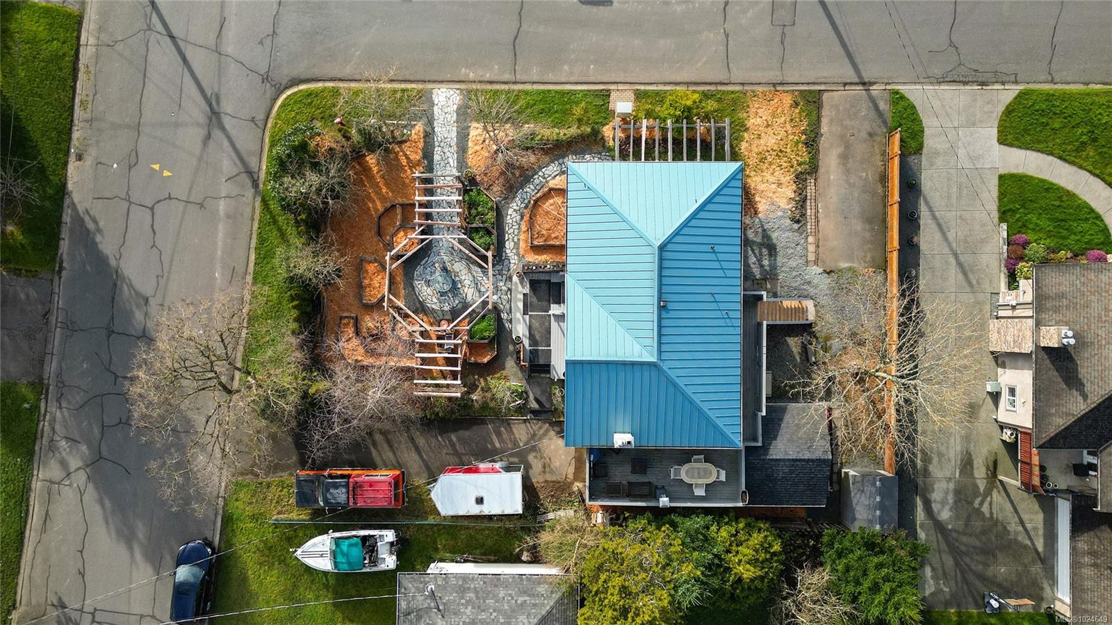 2048 Courser Dr, Sidney, BC