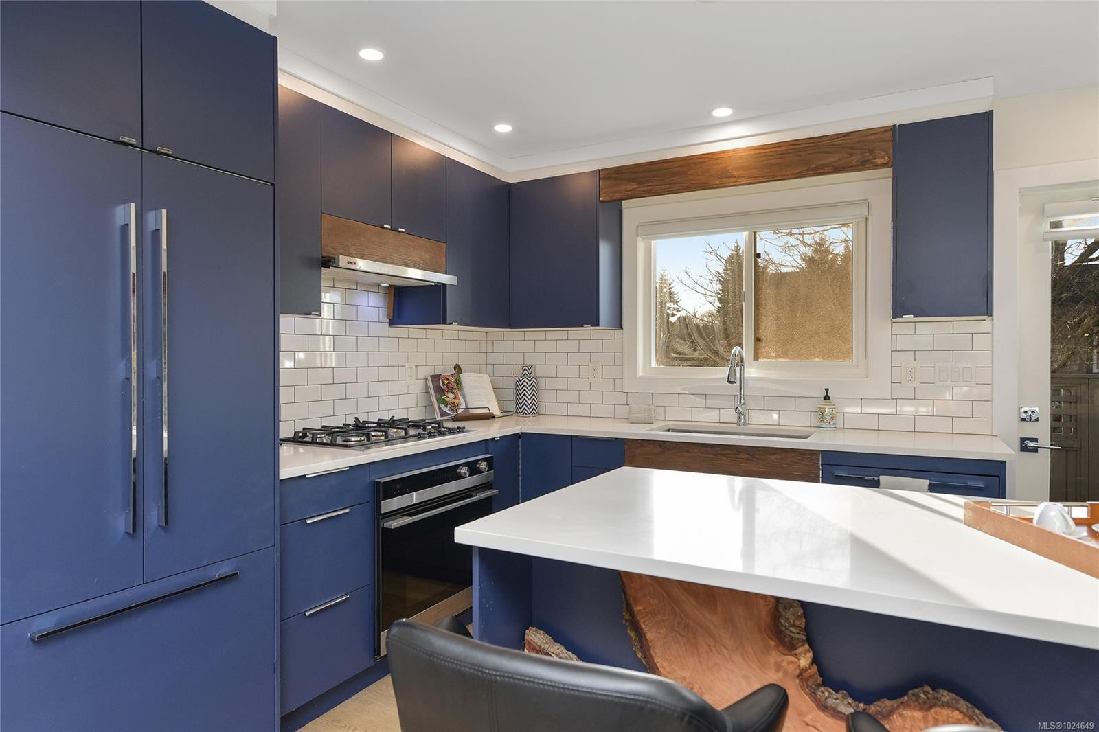 2048 Courser Dr, Sidney, BC