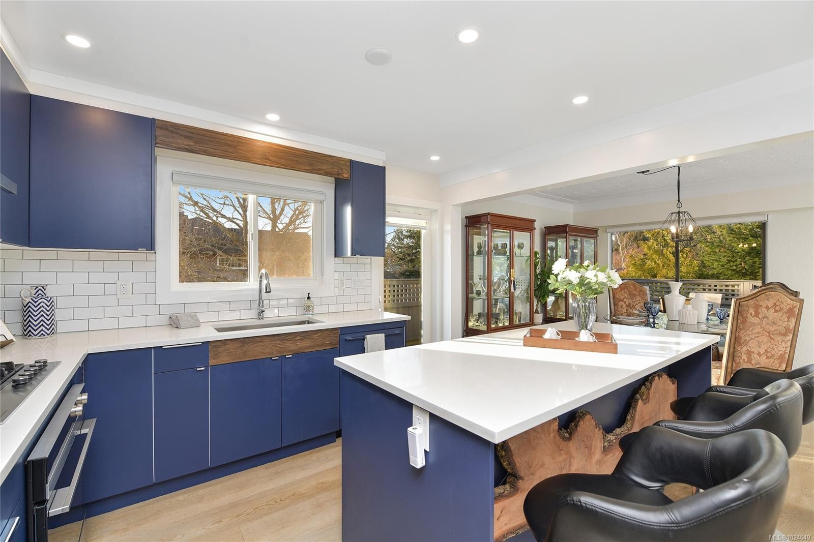 2048 Courser Dr, Sidney, BC