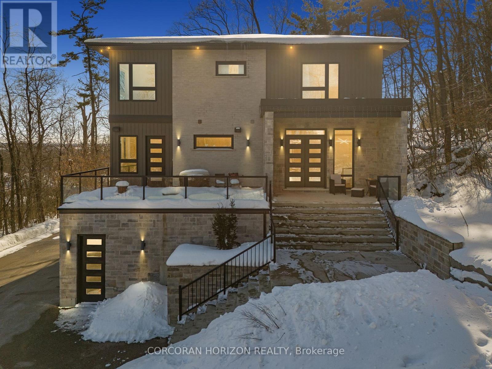 111 Grand Ridge Drive, Cambridge, ON - Outdoor