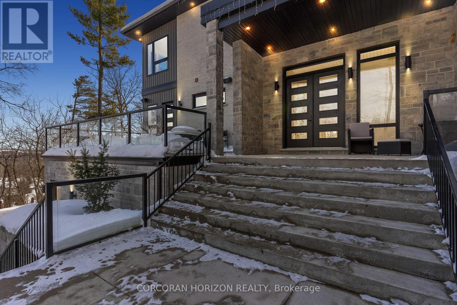 111 Grand Ridge Drive, Cambridge, ON - Outdoor