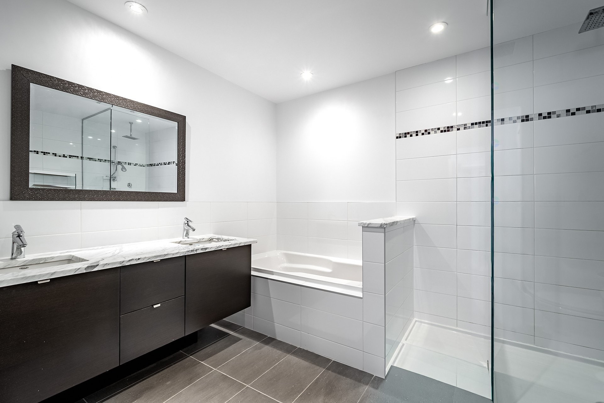 Master Bathroom - 802-4293 Rue Jean-Talon O., Montréal (Côte-Des-Neiges/Notre-Dame-De-Grâce), QC - Indoor Photo Showing Bathroom