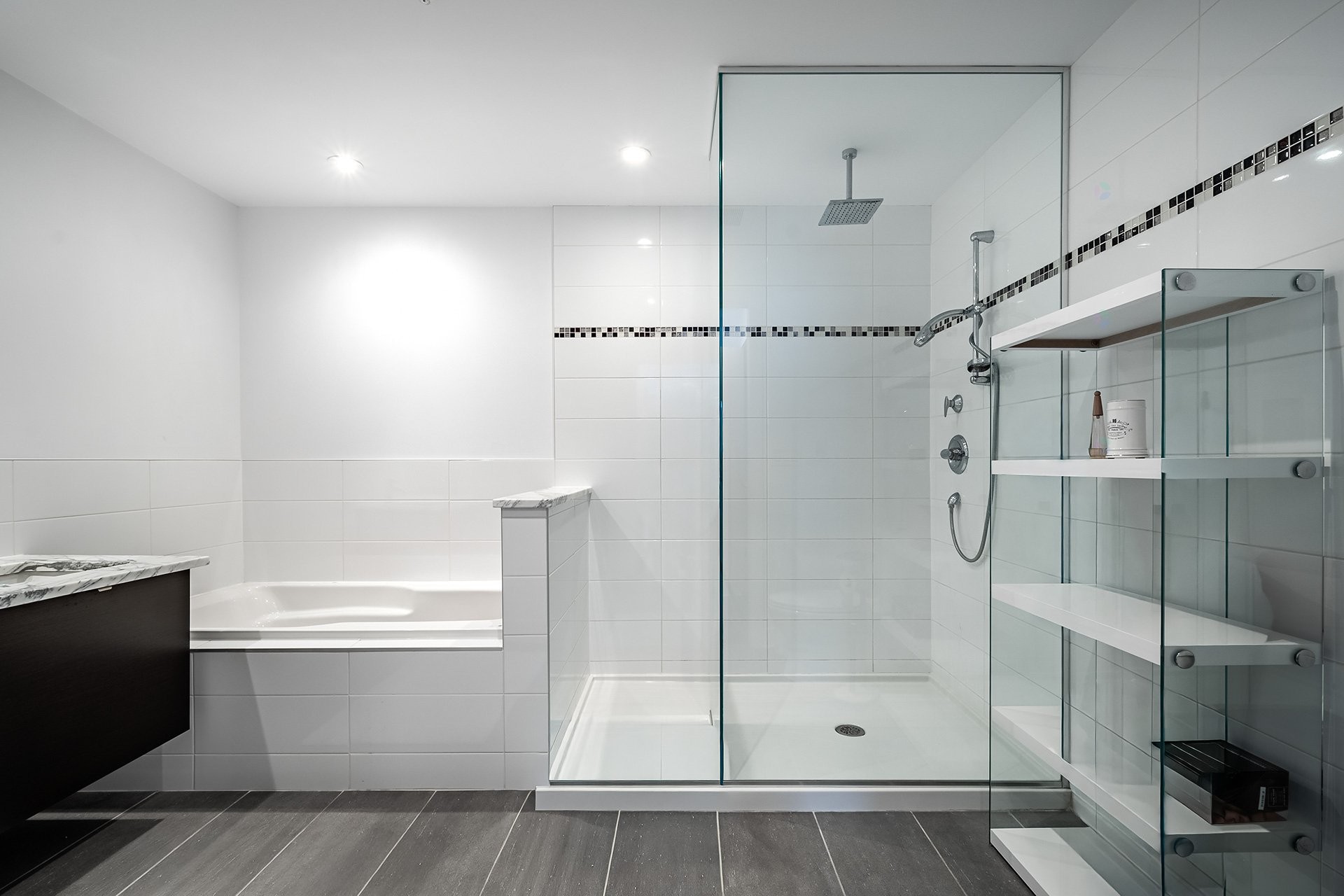 Master Bathroom - 802-4293 Rue Jean-Talon O., Montréal (Côte-Des-Neiges/Notre-Dame-De-Grâce), QC - Indoor Photo Showing Bathroom