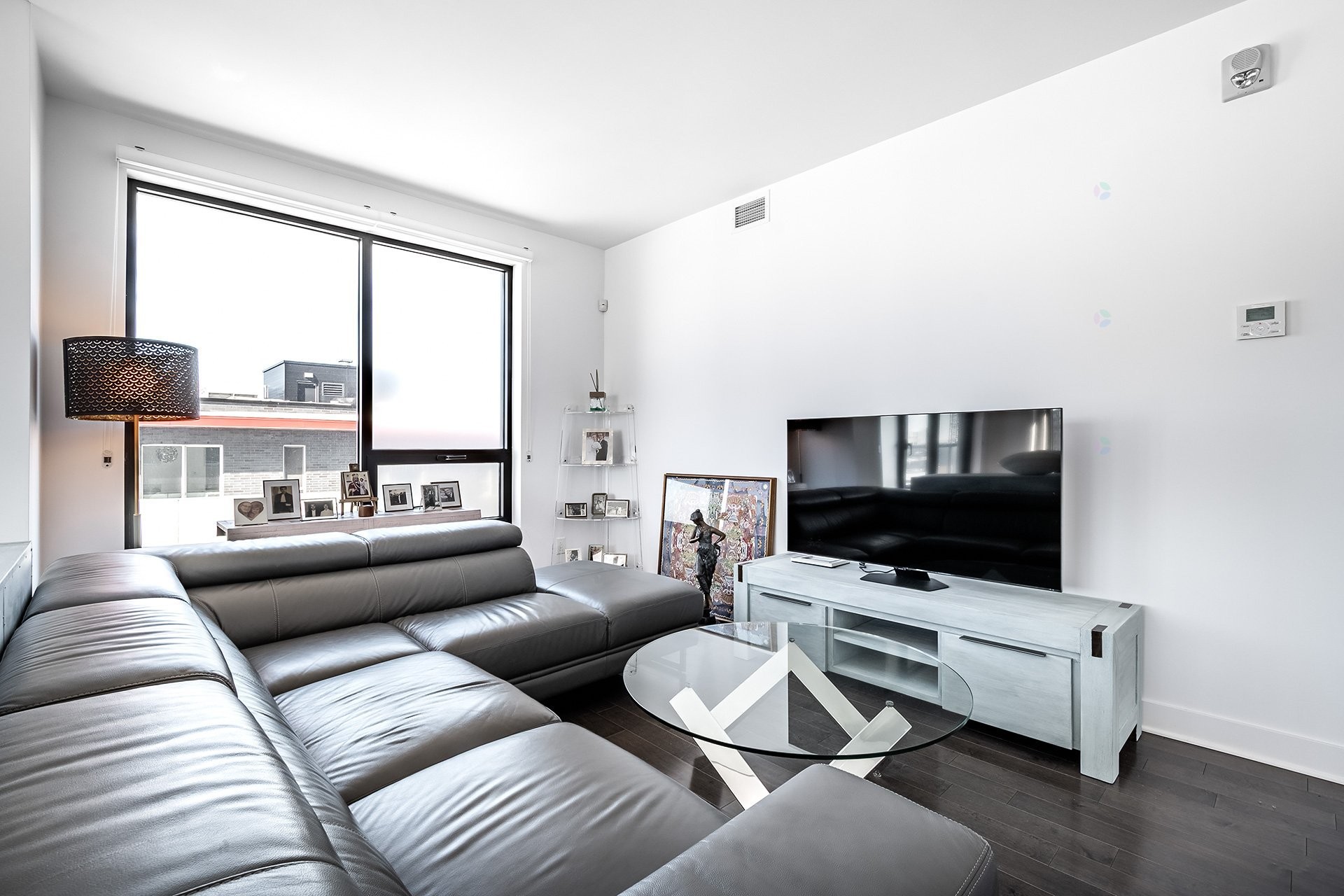 Living Room - 802-4293 Rue Jean-Talon O., Montréal (Côte-Des-Neiges/Notre-Dame-De-Grâce), QC - Indoor Photo Showing Living Room