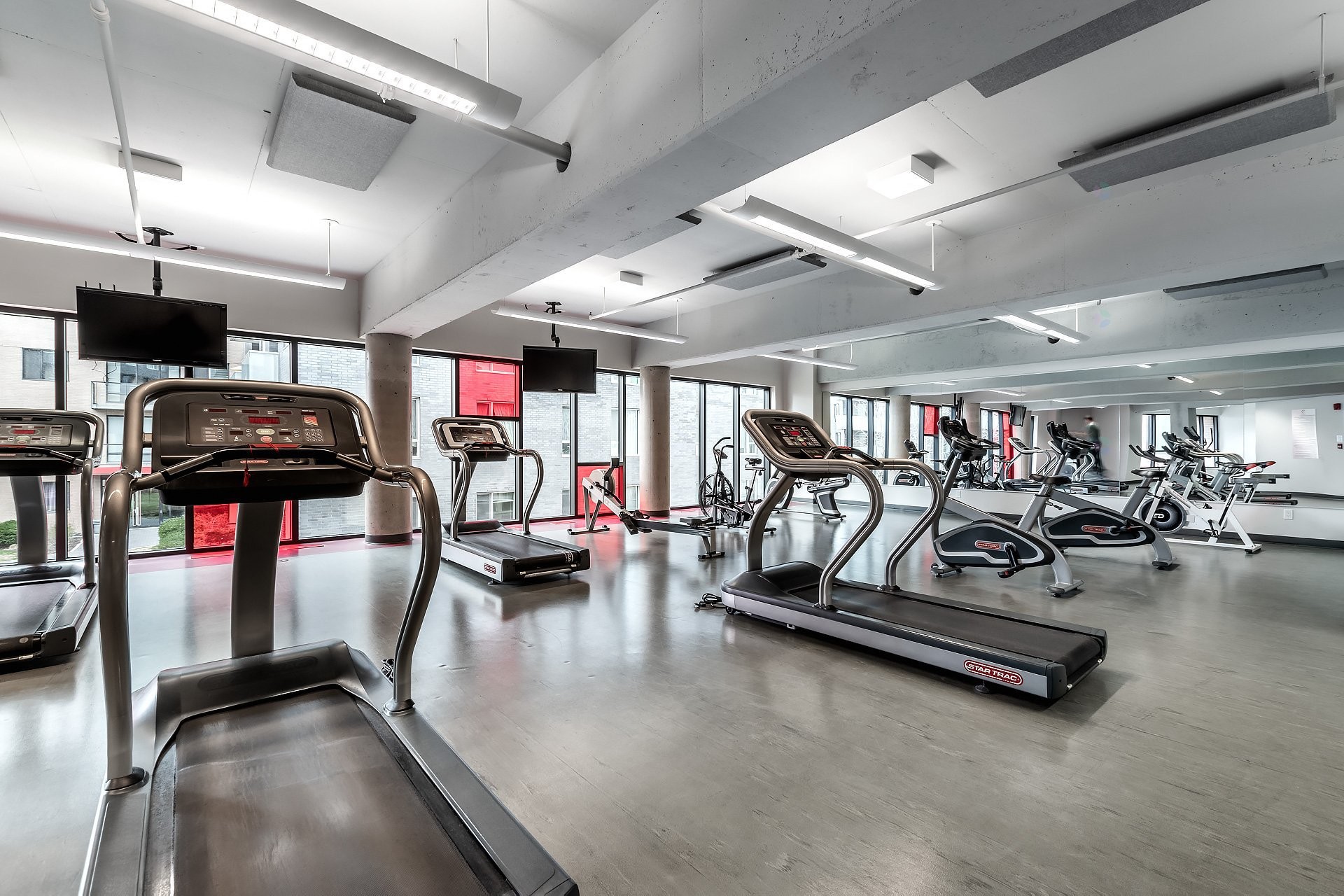 Exercise Room - 802-4293 Rue Jean-Talon O., Montréal (Côte-Des-Neiges/Notre-Dame-De-Grâce), QC - Indoor Photo Showing Gym Room
