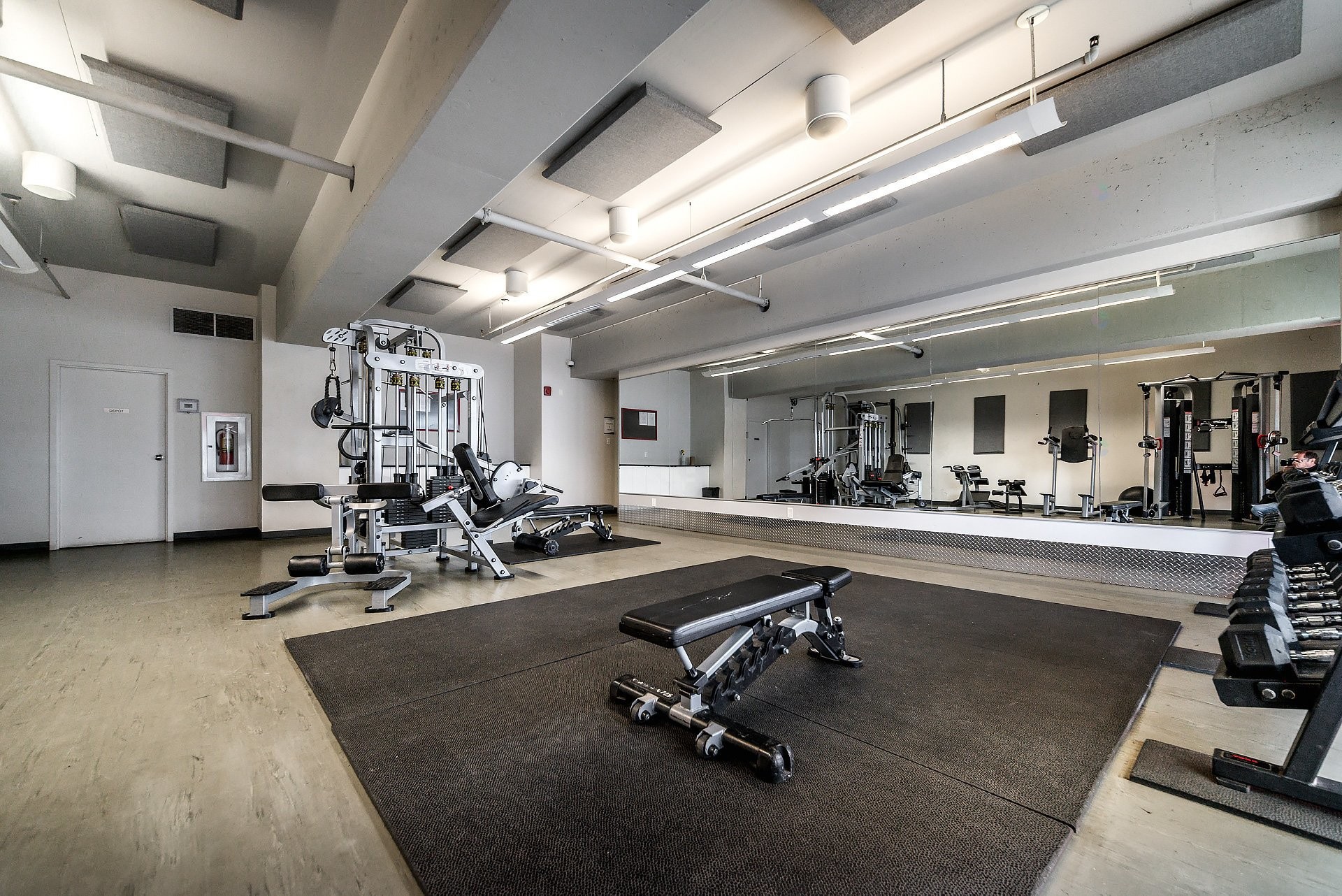 Exercise Room - 802-4293 Rue Jean-Talon O., Montréal (Côte-Des-Neiges/Notre-Dame-De-Grâce), QC - Indoor Photo Showing Gym Room