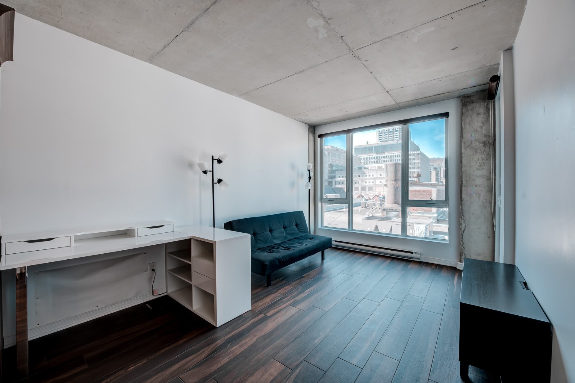 Salon - 719-1235 Rue Bishop, Montréal (Ville-Marie), QC - Indoor Photo Showing Other Room