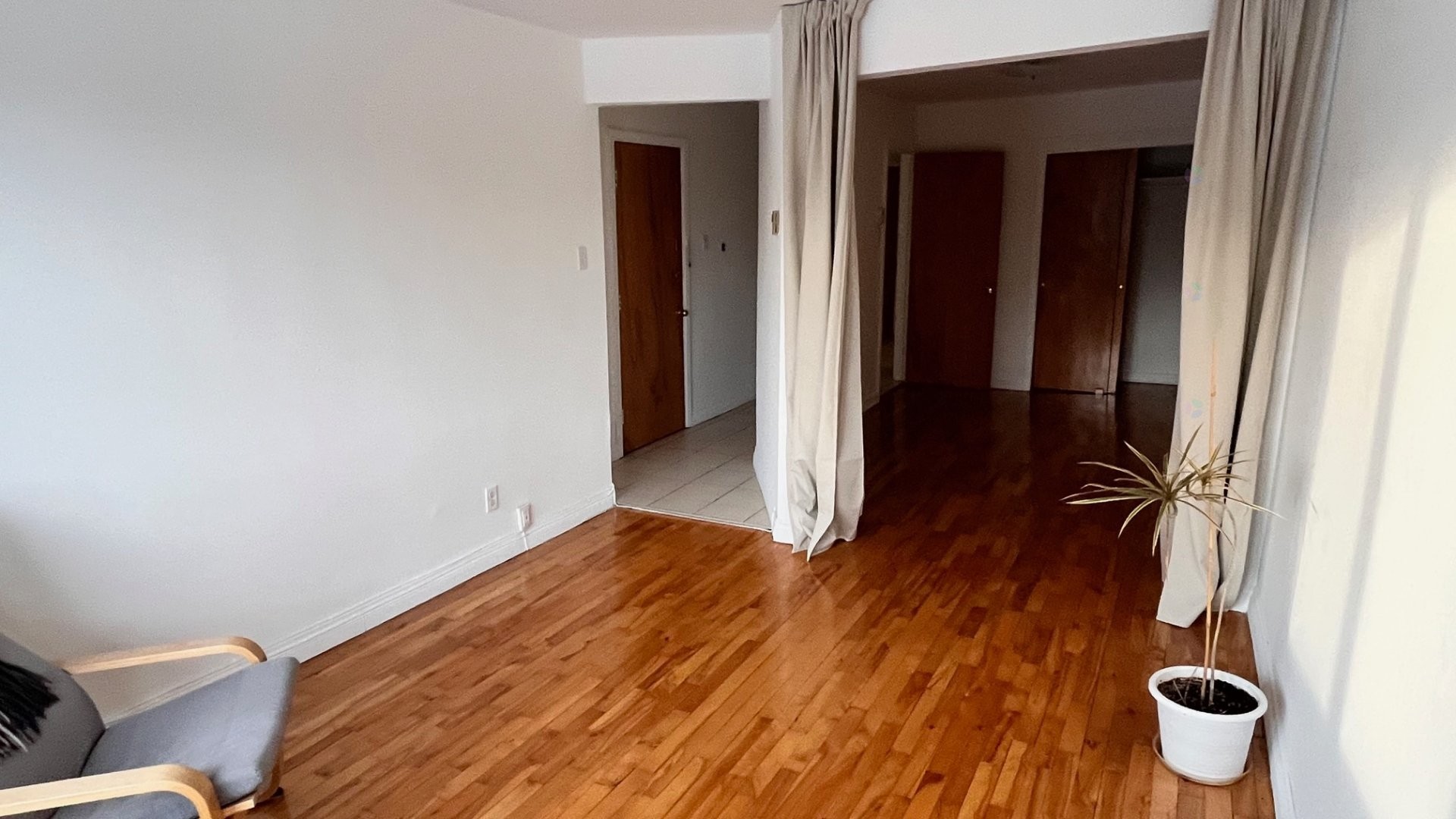 Living Room - 4-5155 10E Avenue, Montréal (Rosemont/La Petite-Patrie), QC - Indoor Photo Showing Other Room
