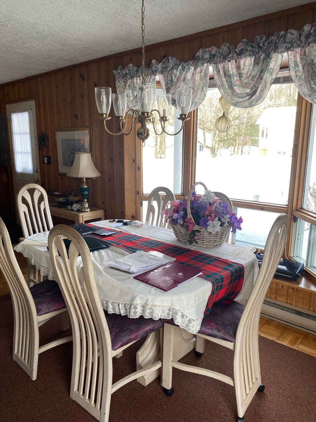 Coin-repas - 223 47E Rue O., Venise-En-Québec, QC - Indoor Photo Showing Dining Room