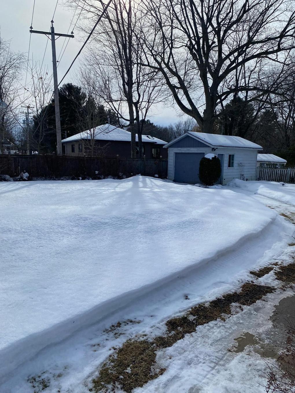 Garage - 223 47E Rue O., Venise-En-Québec, QC - Outdoor
