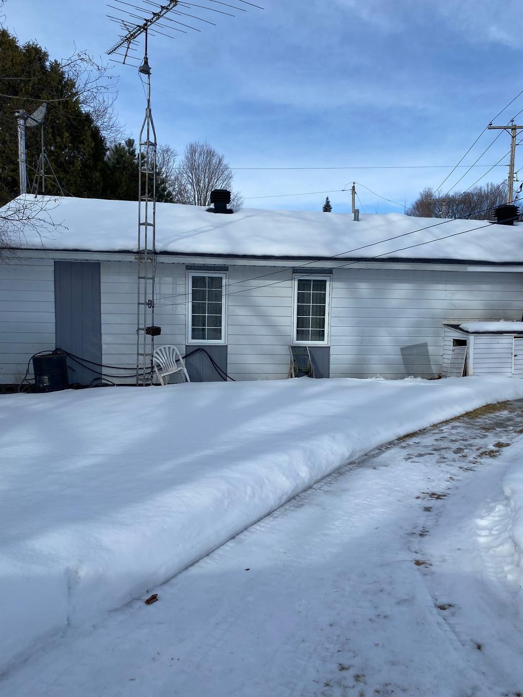 Face arrière - 223 47E Rue O., Venise-En-Québec, QC - Outdoor