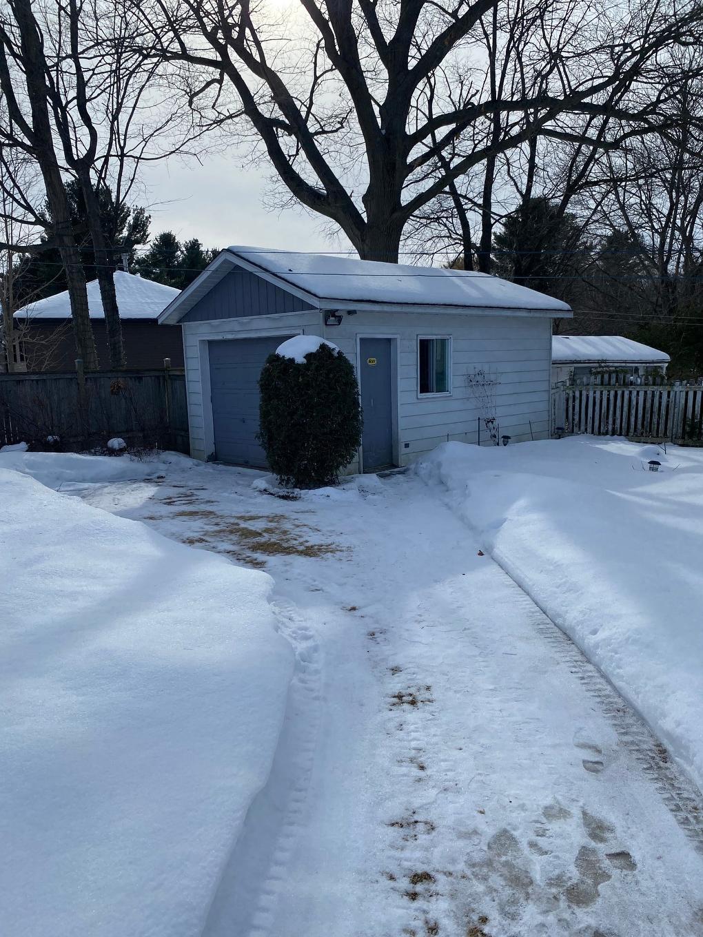 Garage - 223 47E Rue O., Venise-En-Québec, QC - Outdoor