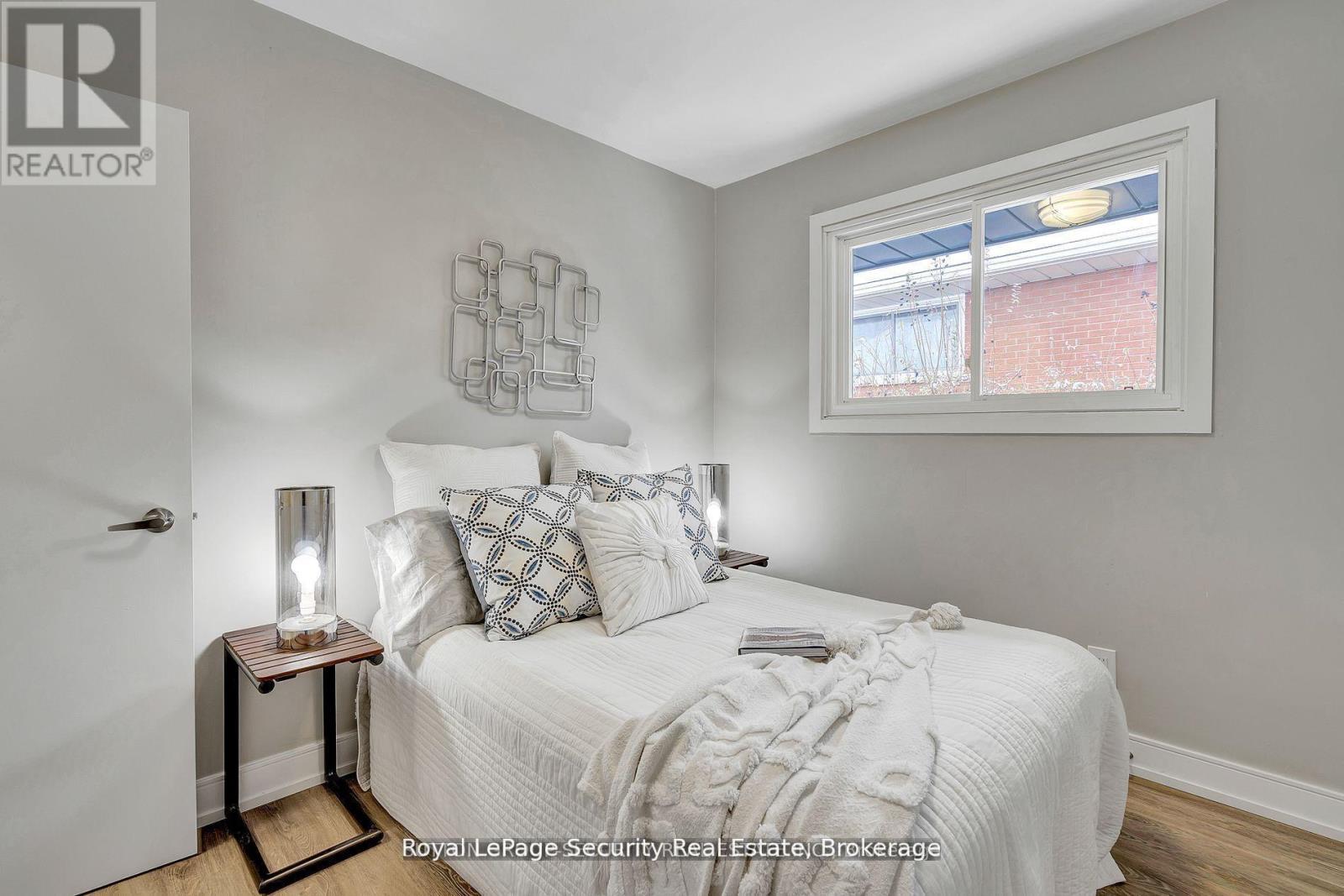 183 Sekura Street, Cambridge, ON - Indoor Photo Showing Bedroom