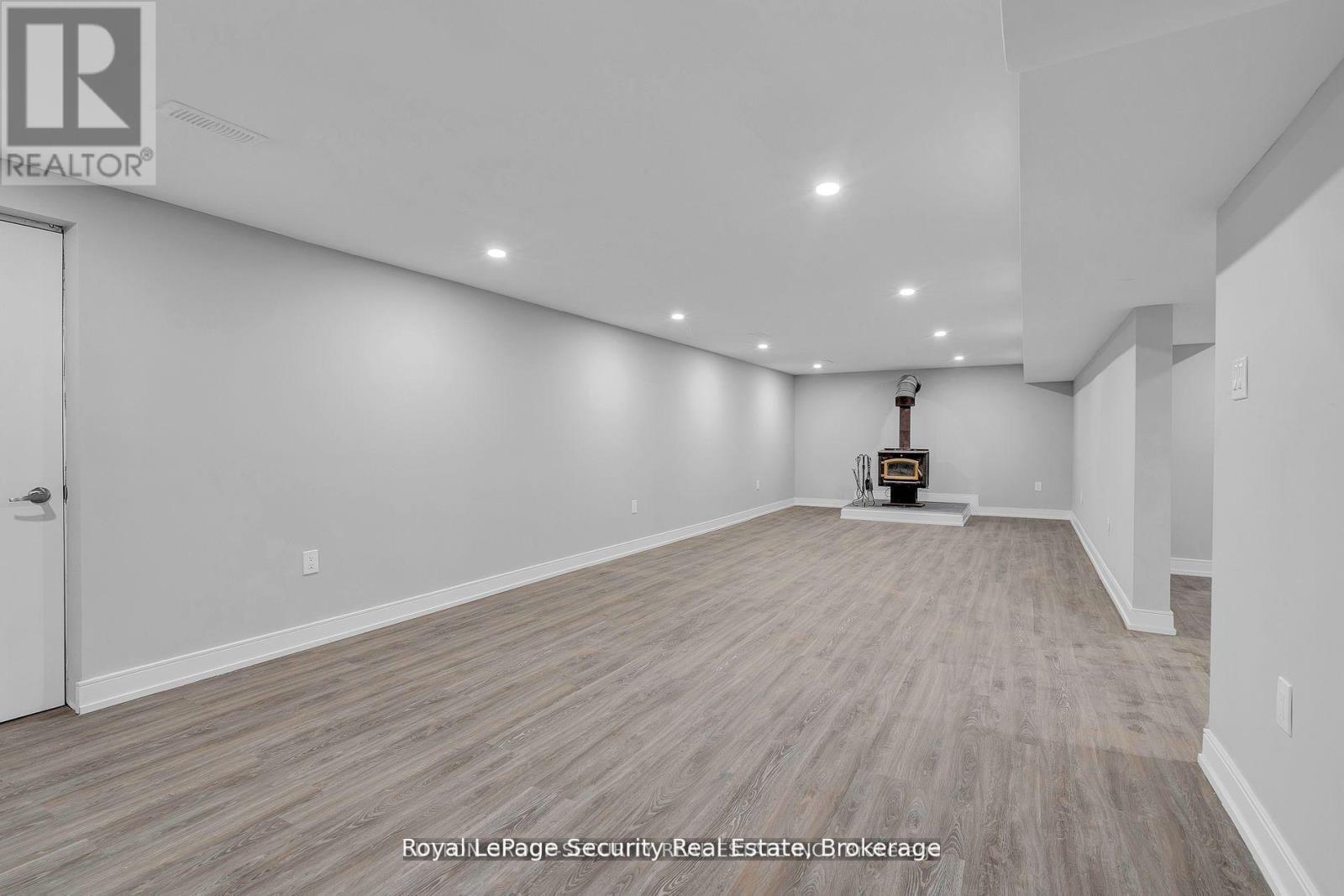 183 Sekura Street, Cambridge, ON - Indoor Photo Showing Other Room