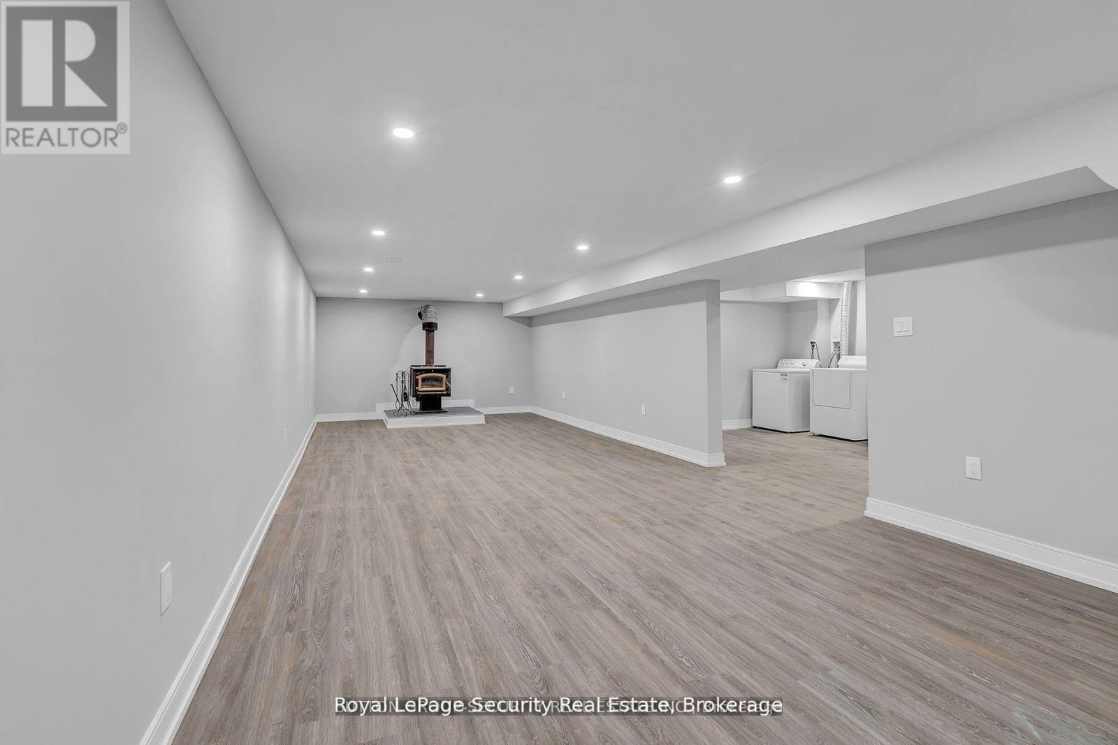 183 Sekura Street, Cambridge, ON - Indoor Photo Showing Other Room