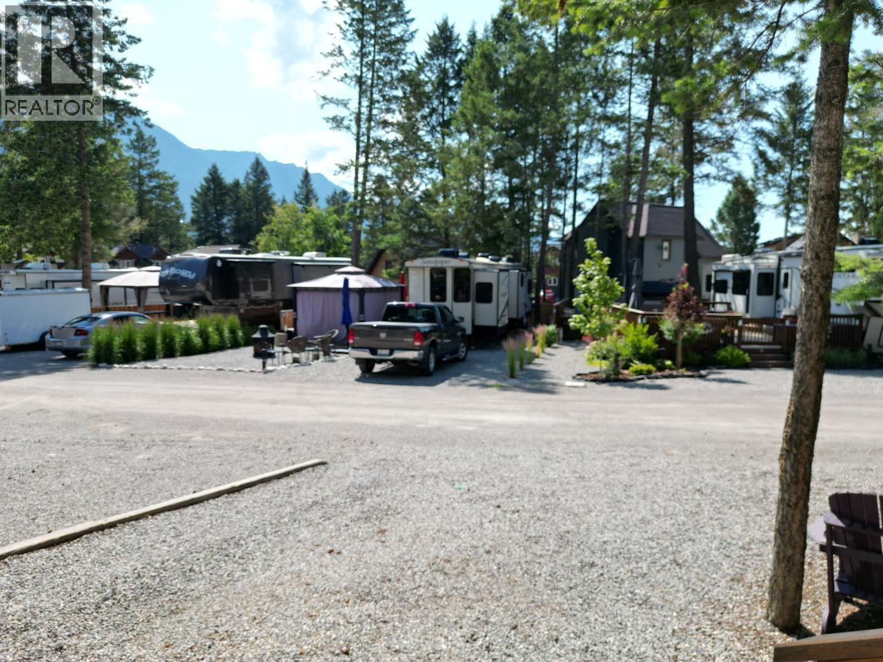 4868 Riverview Drive Unit# 55, Edgewater, BC