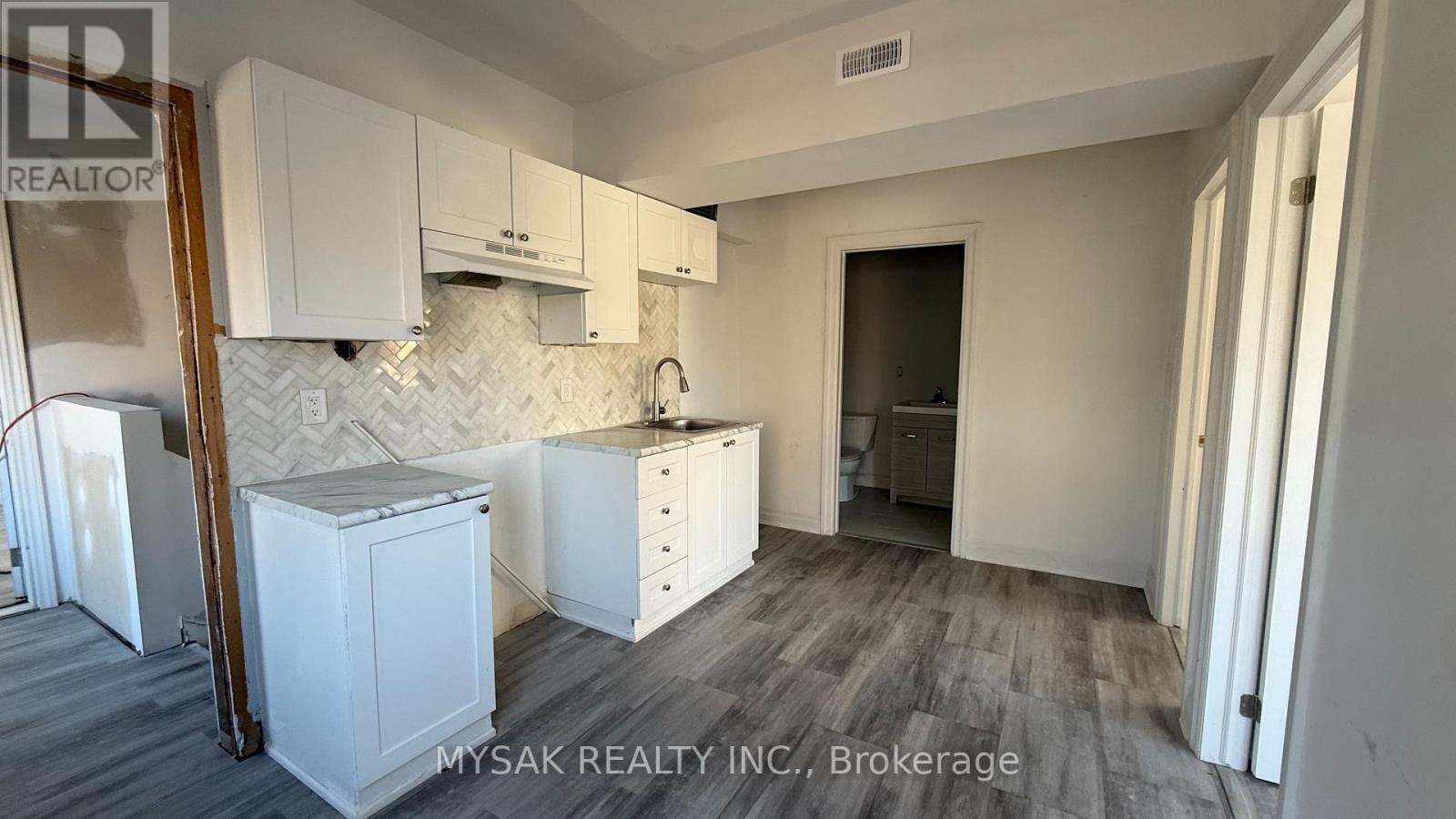 7 King Street, St. Catharines, ON - Indoor Photo Showing Kitchen