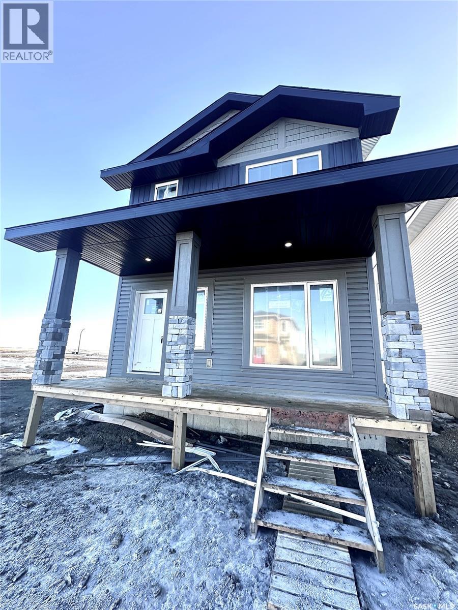 1121 Camden Gardens, White City, SK - Outdoor