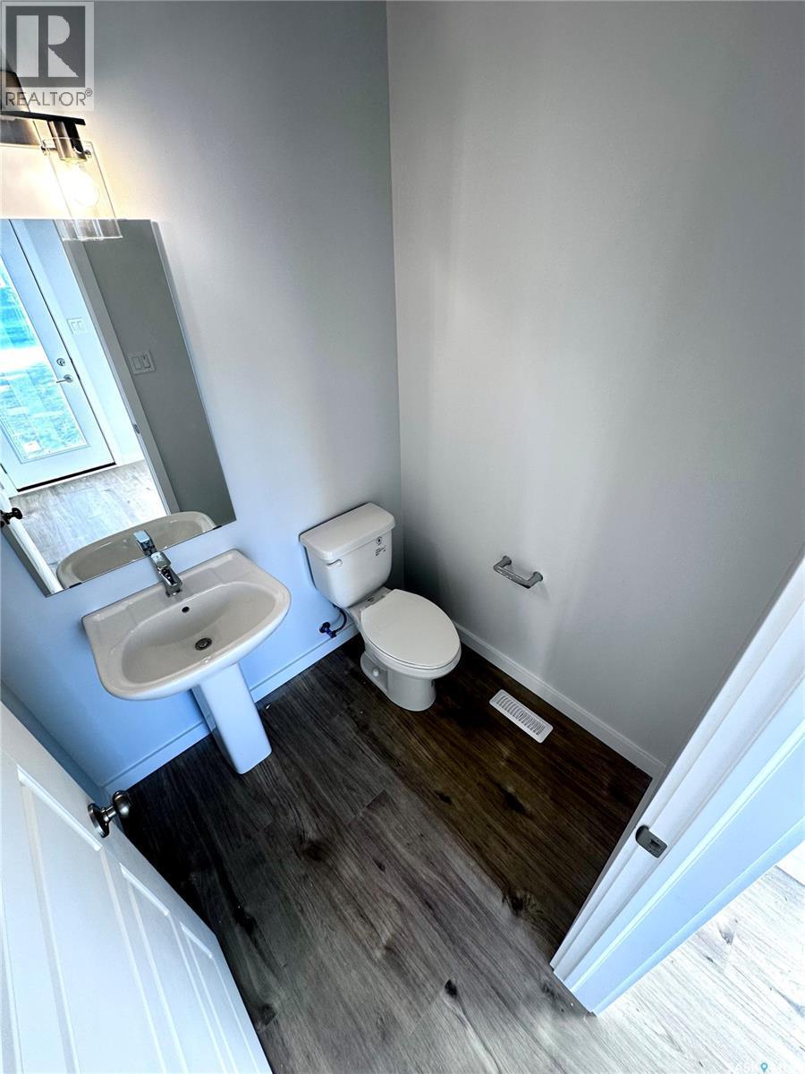1121 Camden Gardens, White City, SK - Indoor Photo Showing Bathroom