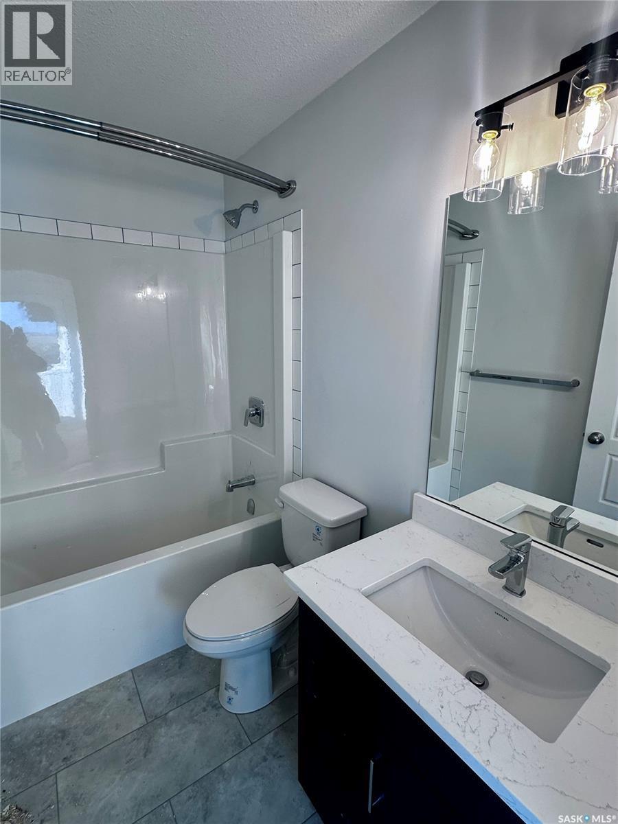 1123 Camden Gardens, White City, SK - Indoor Photo Showing Bathroom