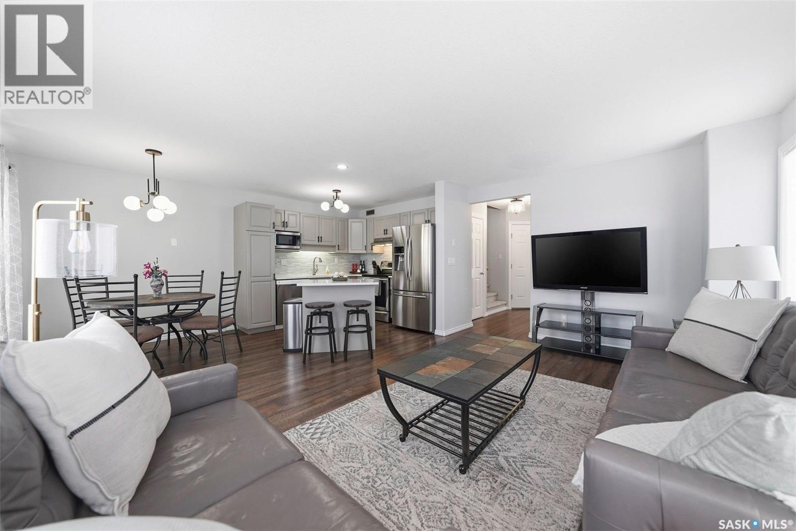 59 103 Banyan Crescent, Saskatoon, SK - Indoor Photo Showing Living Room