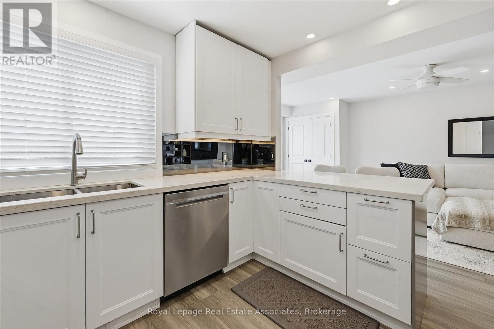 489 Timber Lane, Burlington, ON - Indoor Photo Showing Kitchen With Double Sink