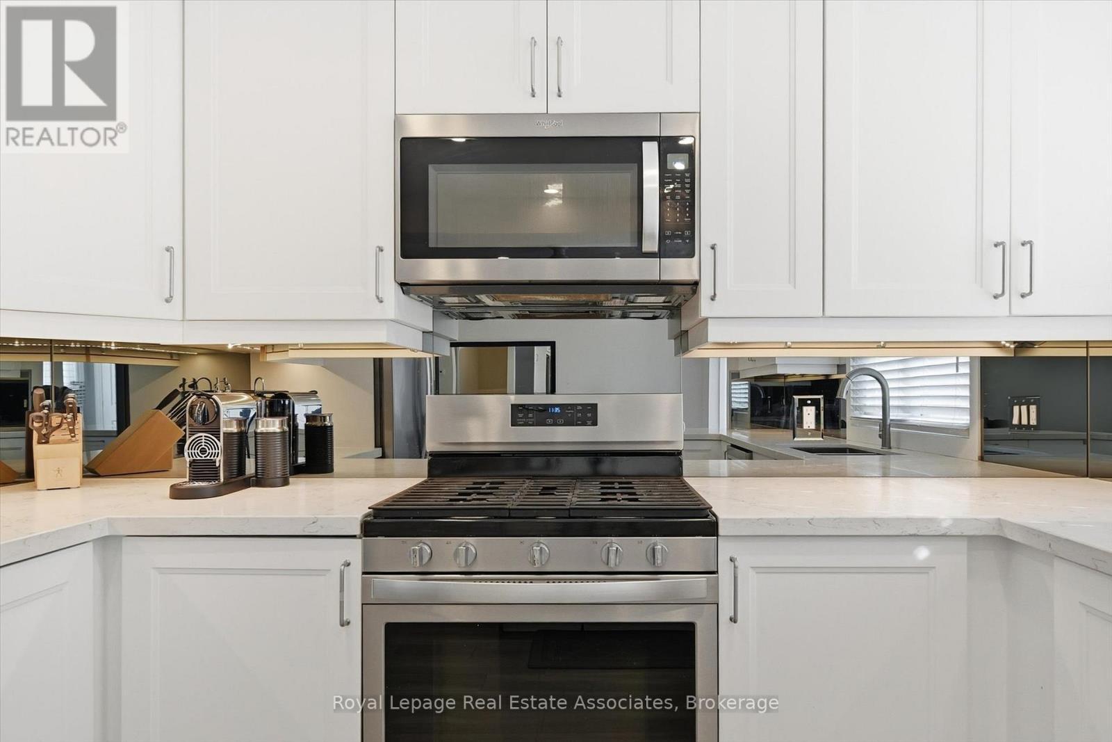 489 Timber Lane, Burlington, ON - Indoor Photo Showing Kitchen