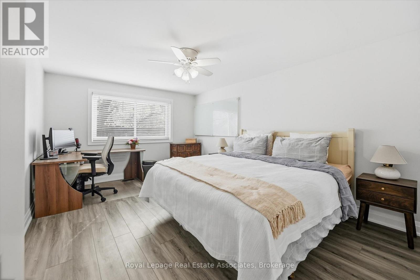 489 Timber Lane, Burlington, ON - Indoor Photo Showing Bedroom