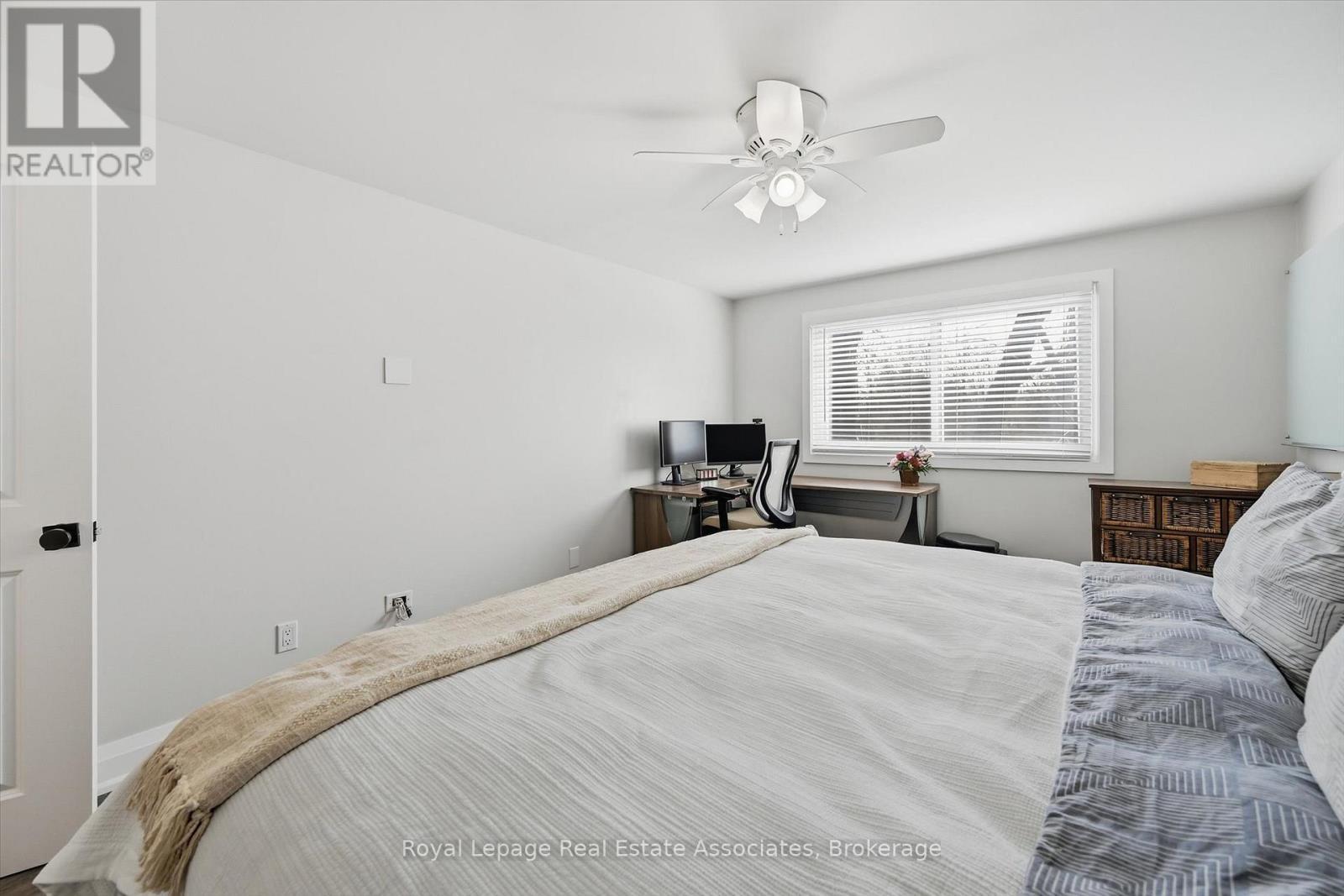 489 Timber Lane, Burlington, ON - Indoor Photo Showing Bedroom