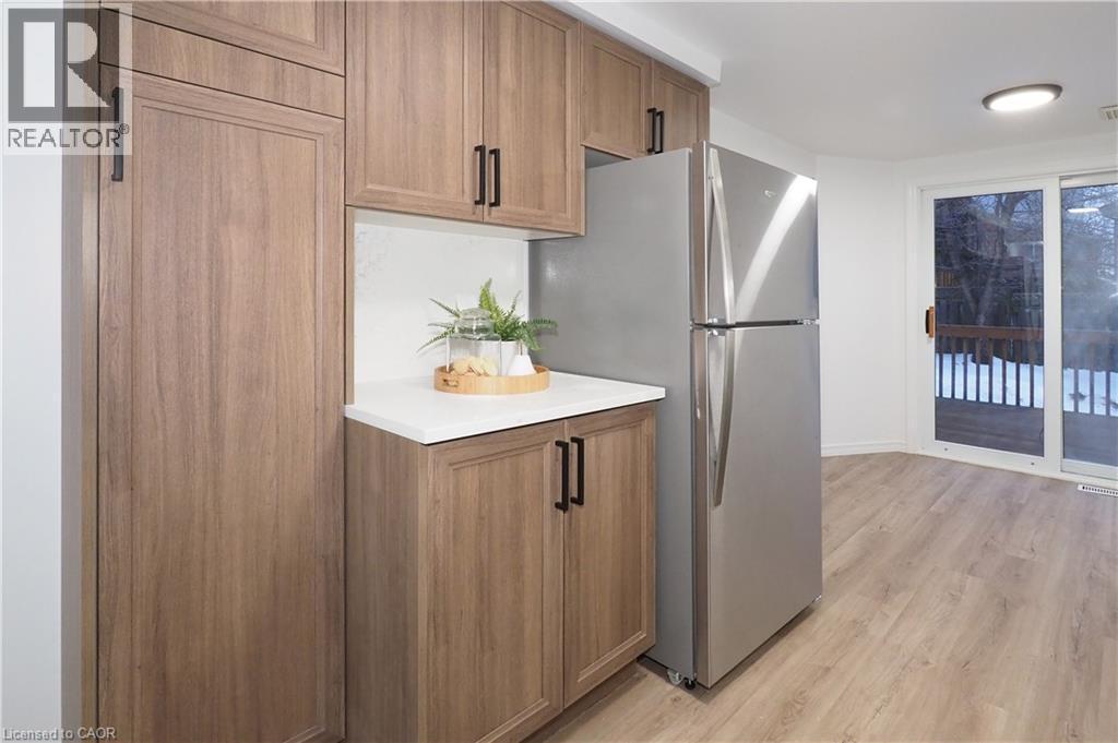 433 Exmoor Street, Waterloo, ON - Indoor