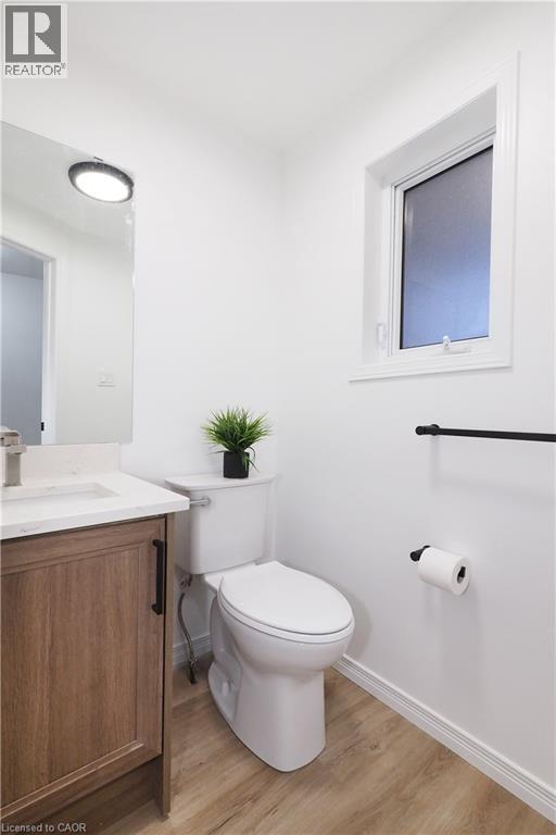 433 Exmoor Street, Waterloo, ON - Indoor Photo Showing Bathroom