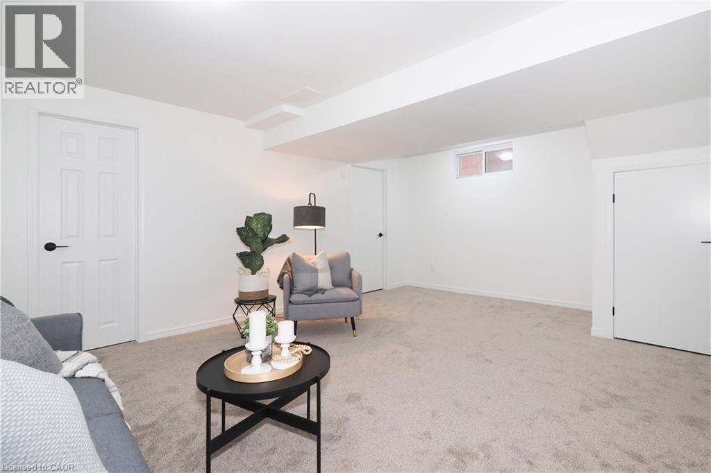 433 Exmoor Street, Waterloo, ON - Indoor