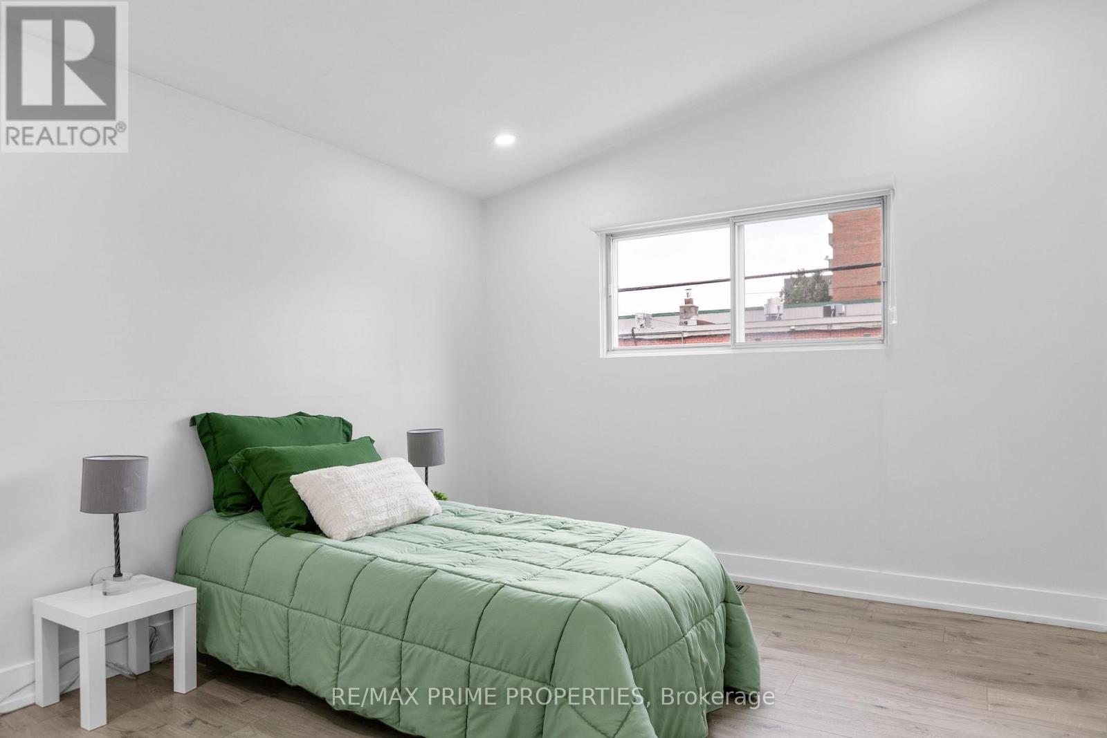 1035 Connery Avenue, Ottawa, ON - Indoor Photo Showing Bedroom