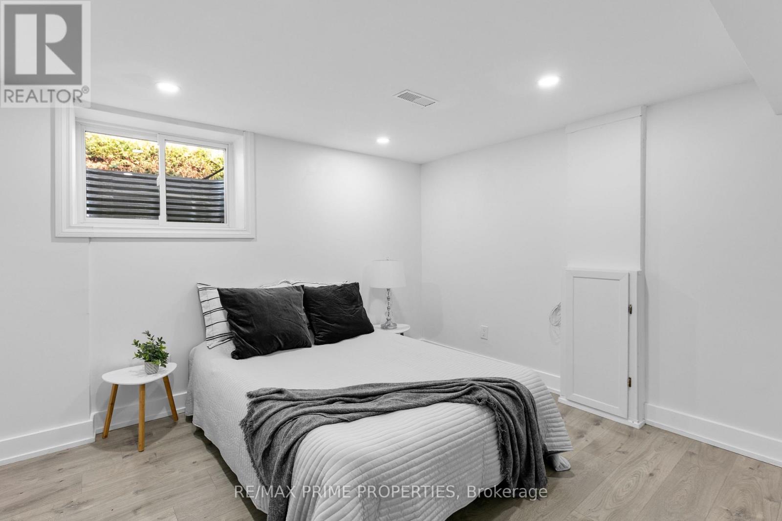 1035 Connery Avenue, Ottawa, ON - Indoor Photo Showing Bedroom