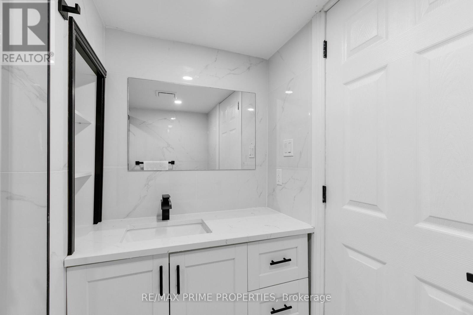 1035 Connery Avenue, Ottawa, ON - Indoor Photo Showing Other Room