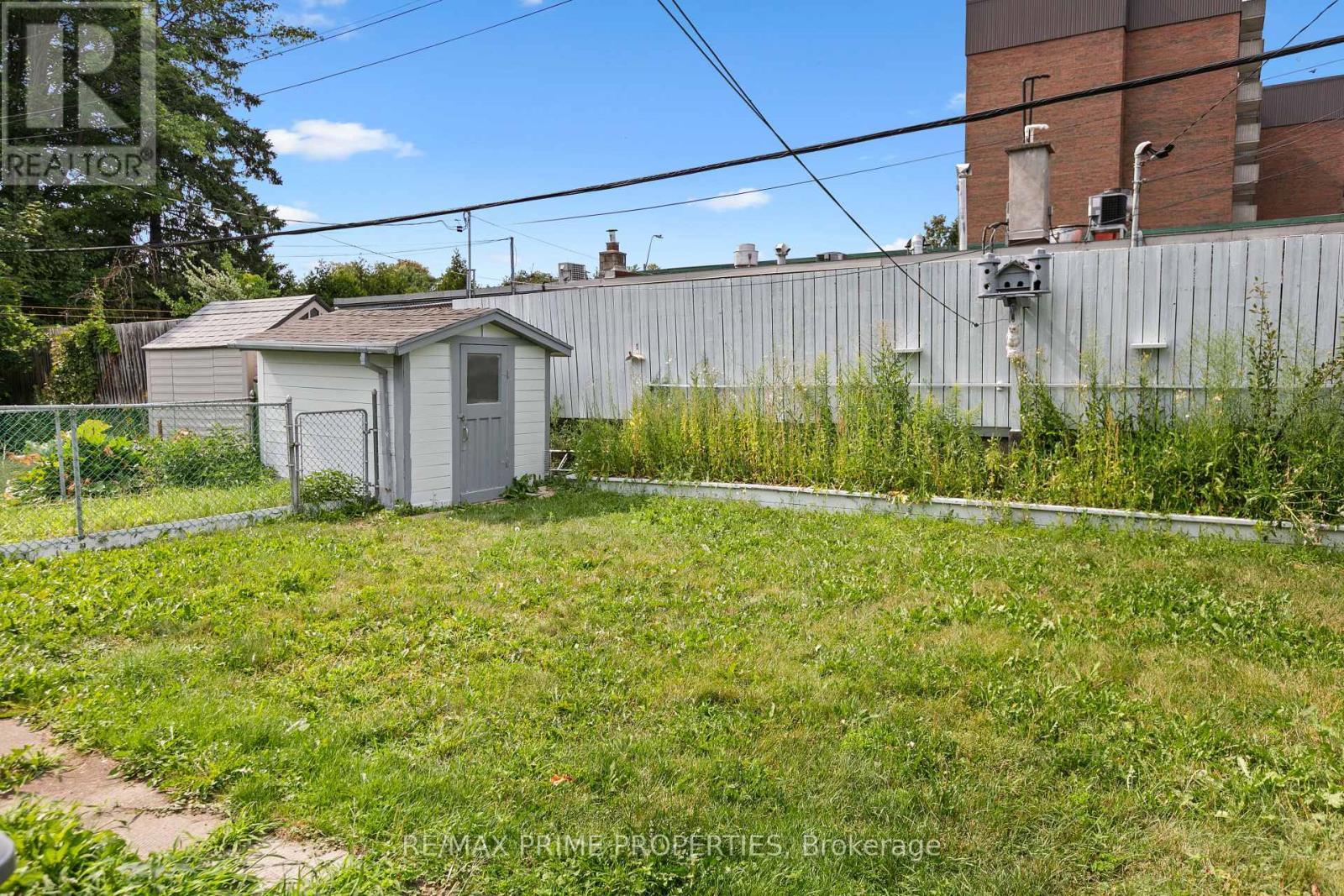 1035 Connery Avenue, Ottawa, ON - Outdoor